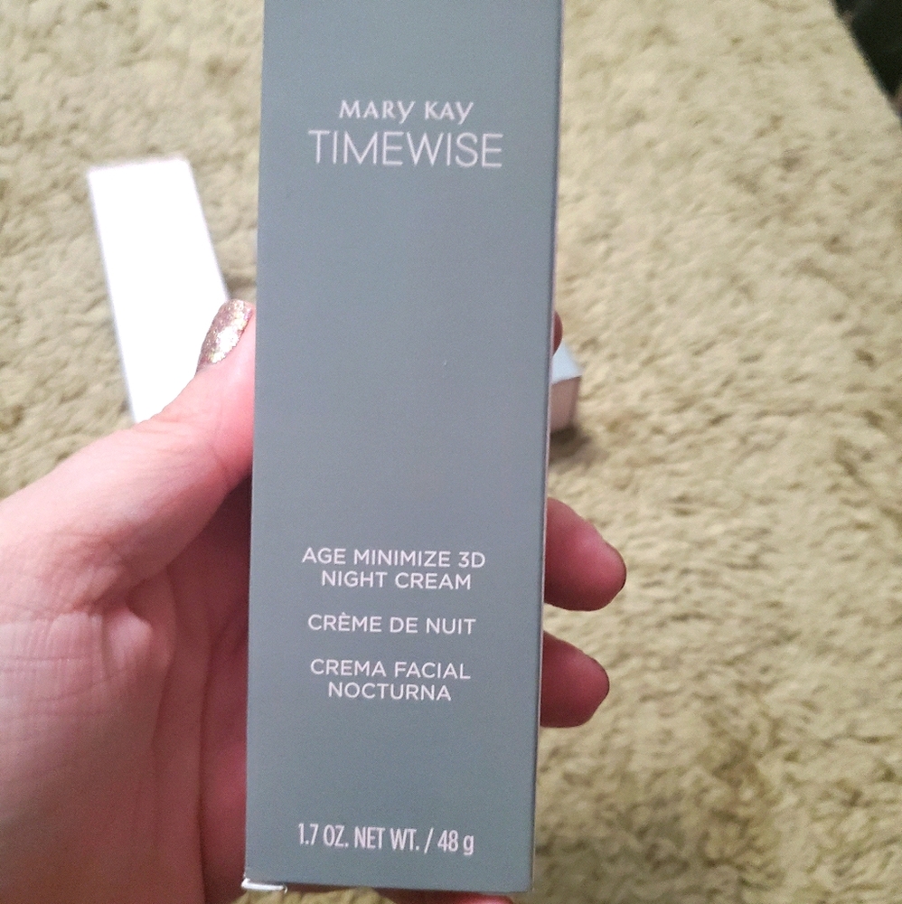 SOLD_MKTimewise Night Cream Age Minimize…